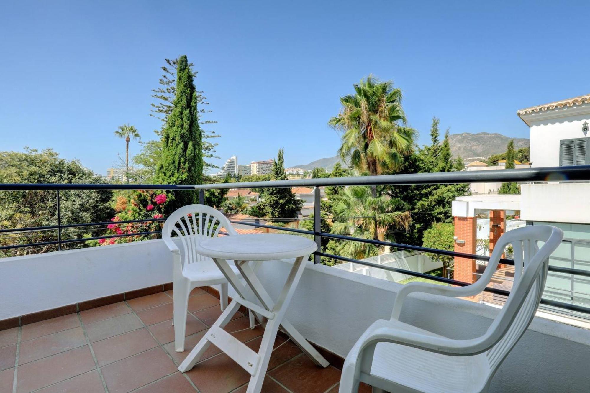 011 Bright And Spacious Villa With Private Pool 베날마데나코스타 외부 사진
