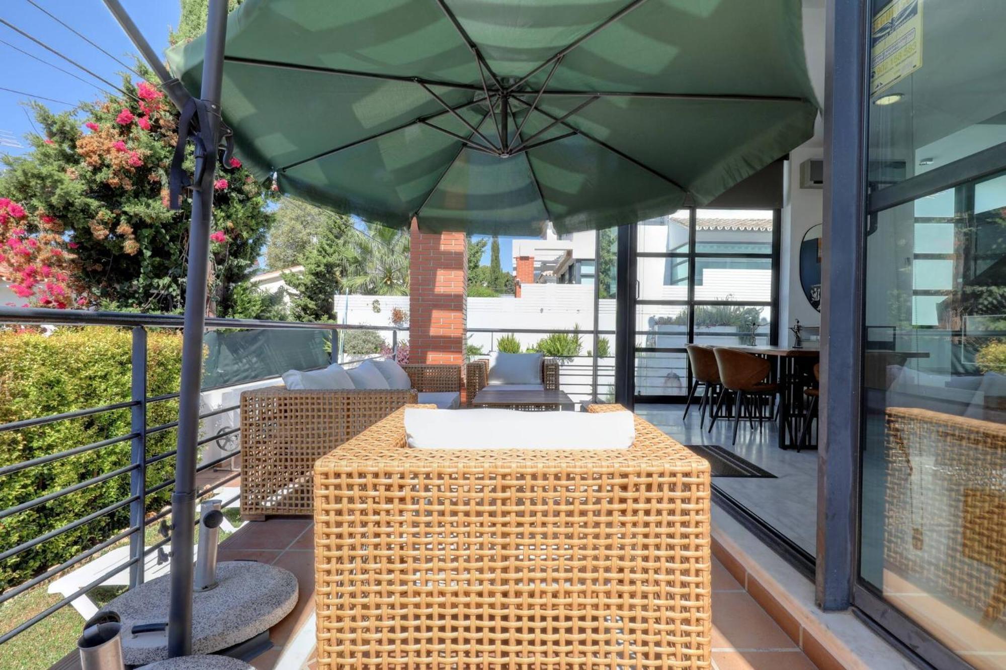 011 Bright And Spacious Villa With Private Pool 베날마데나코스타 외부 사진