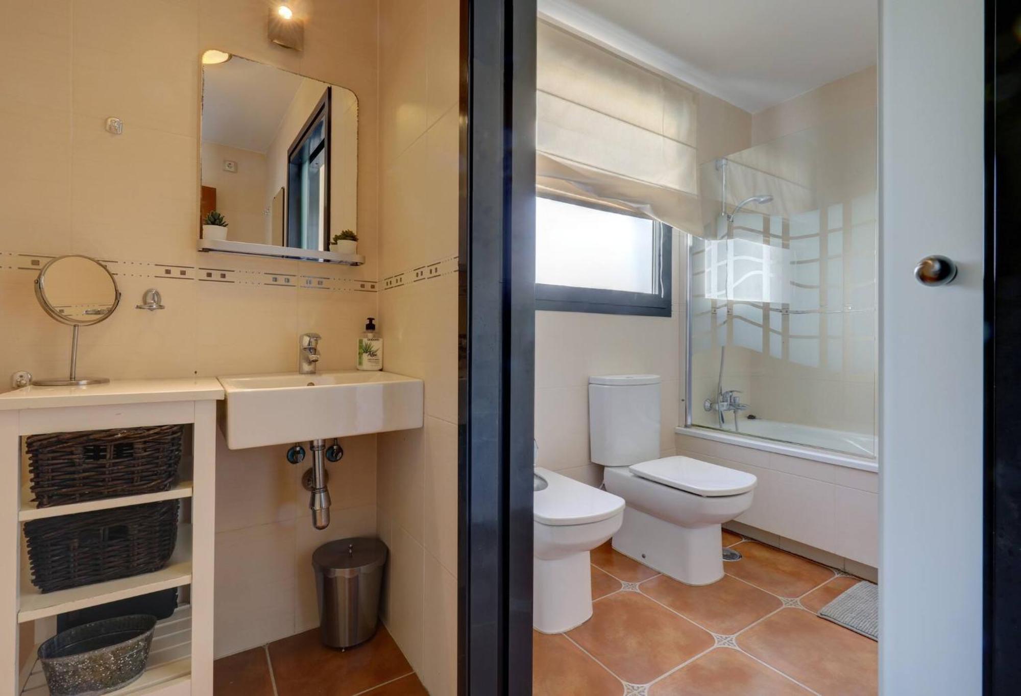 011 Bright And Spacious Villa With Private Pool 베날마데나코스타 외부 사진