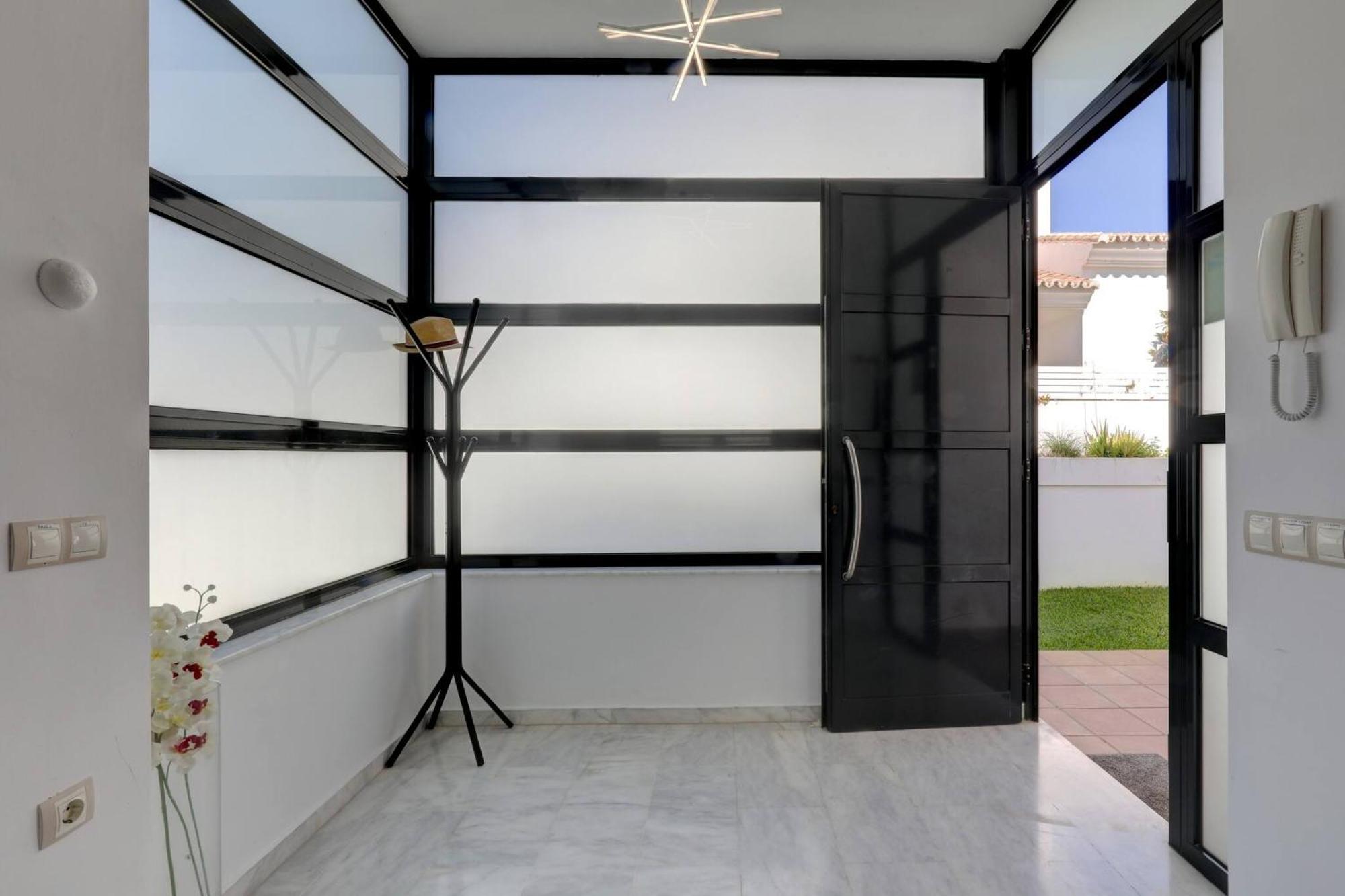 011 Bright And Spacious Villa With Private Pool 베날마데나코스타 외부 사진