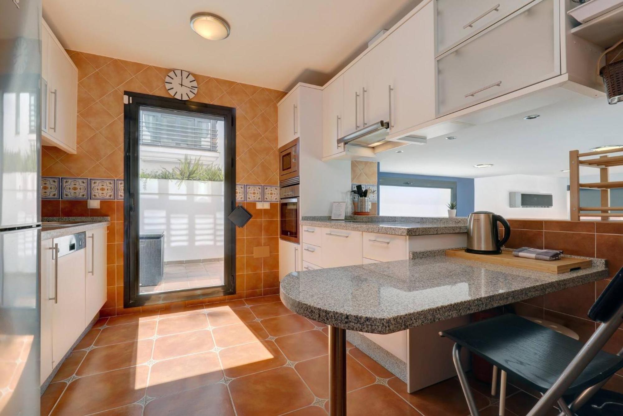 011 Bright And Spacious Villa With Private Pool 베날마데나코스타 외부 사진