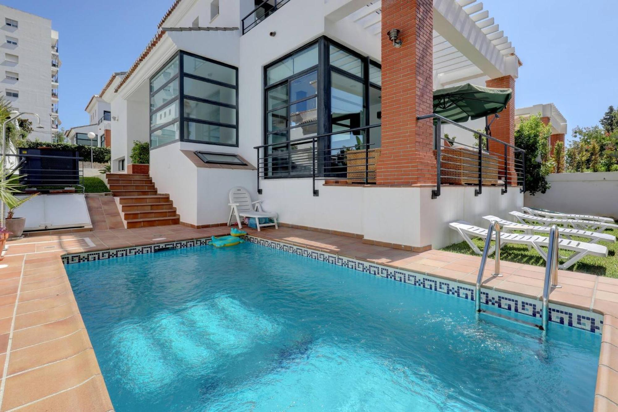 011 Bright And Spacious Villa With Private Pool 베날마데나코스타 외부 사진